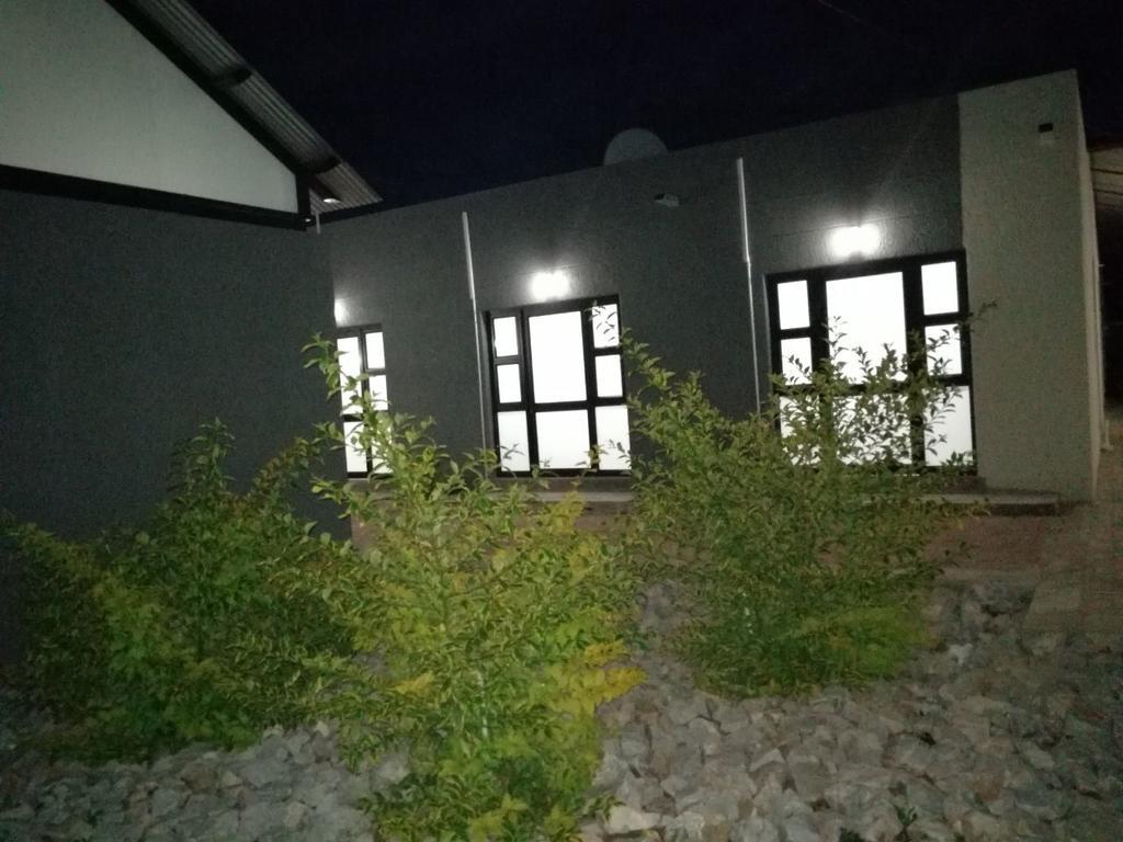 Tsumeb Guesthouse Kamho Exterior foto